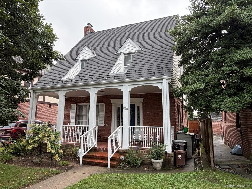 Photo of 4806 215th Street, Oakland Gardens, NY 11364 (MLS # 1045748)