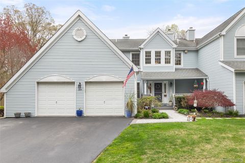 Condo For Sale - 204 Mountain Ridge Drive #204<br/> Mount Sinai, NY 11766