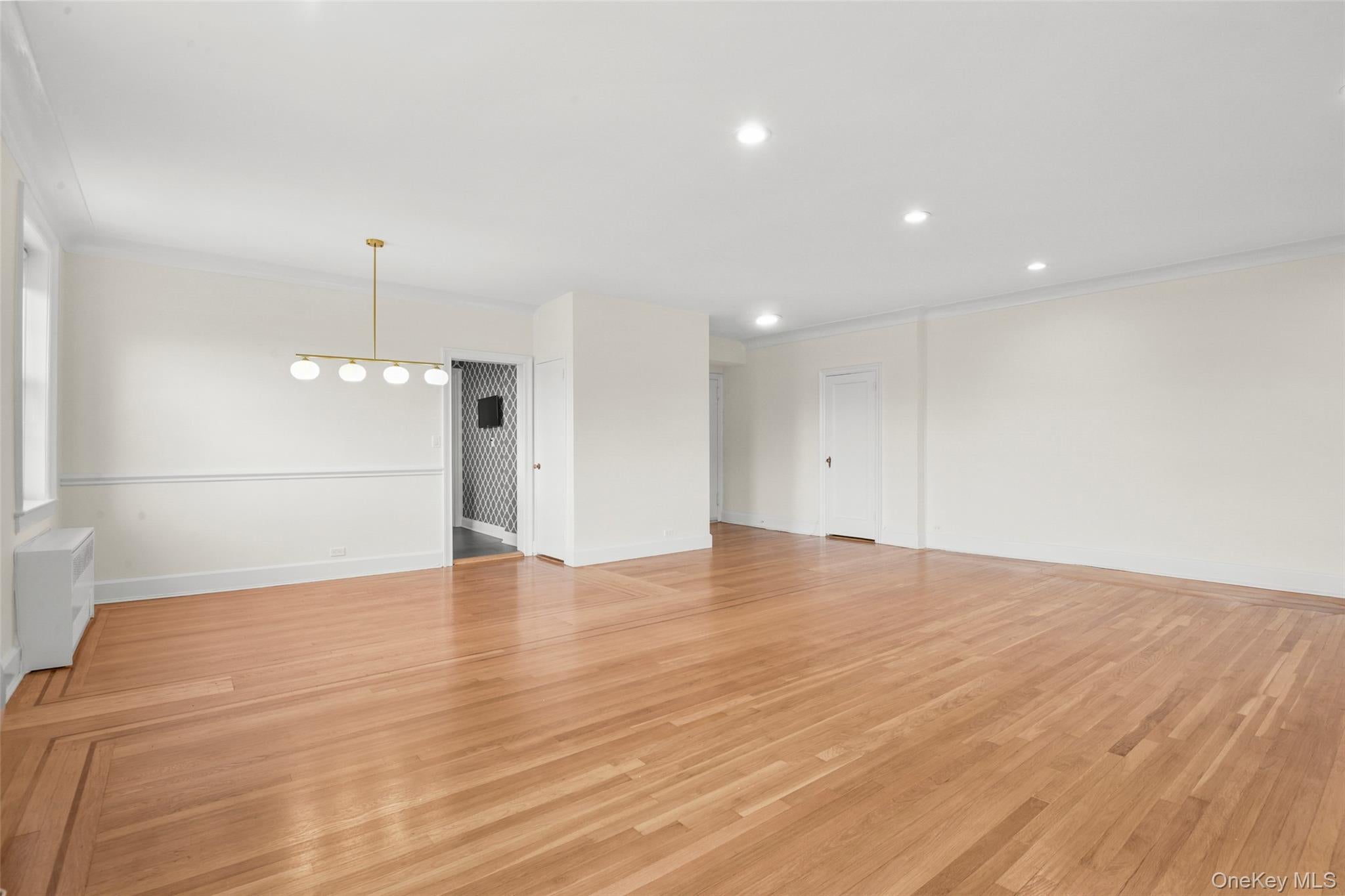 16 N Chatsworth Avenue 712