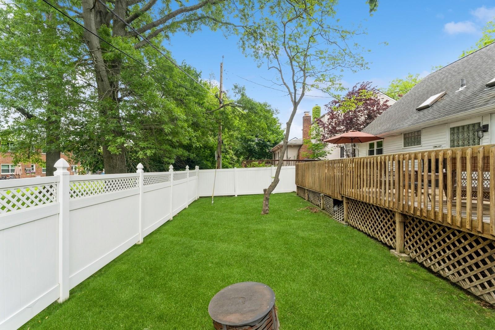 18 Hawthorne Lane, Valley Stream, New York image 7