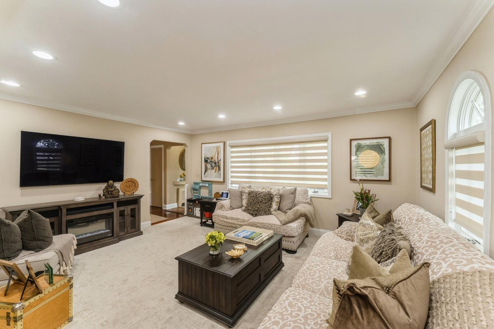 18 Hawthorne Lane, Valley Stream, New York image 13