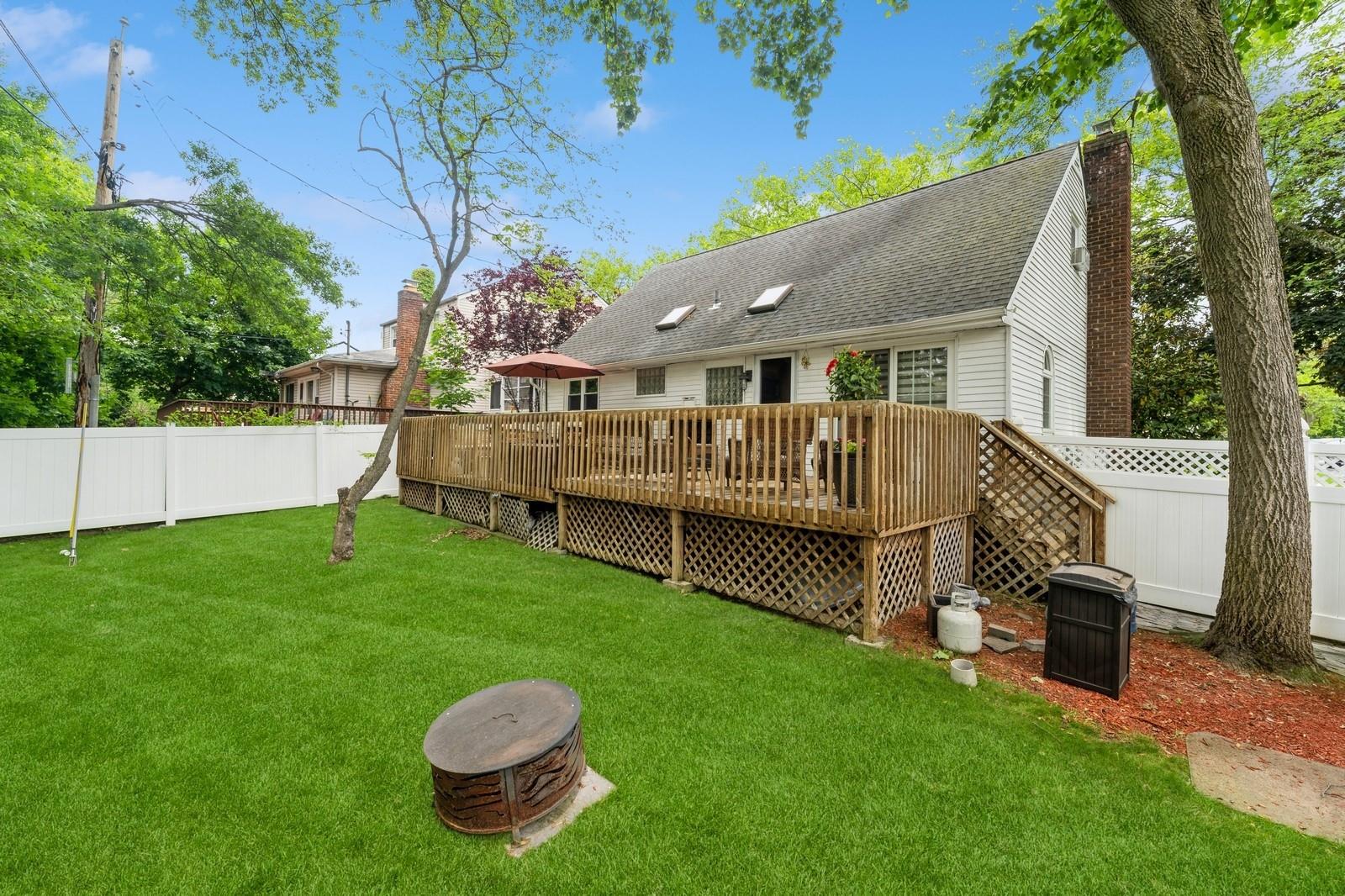 18 Hawthorne Lane, Valley Stream, New York image 6