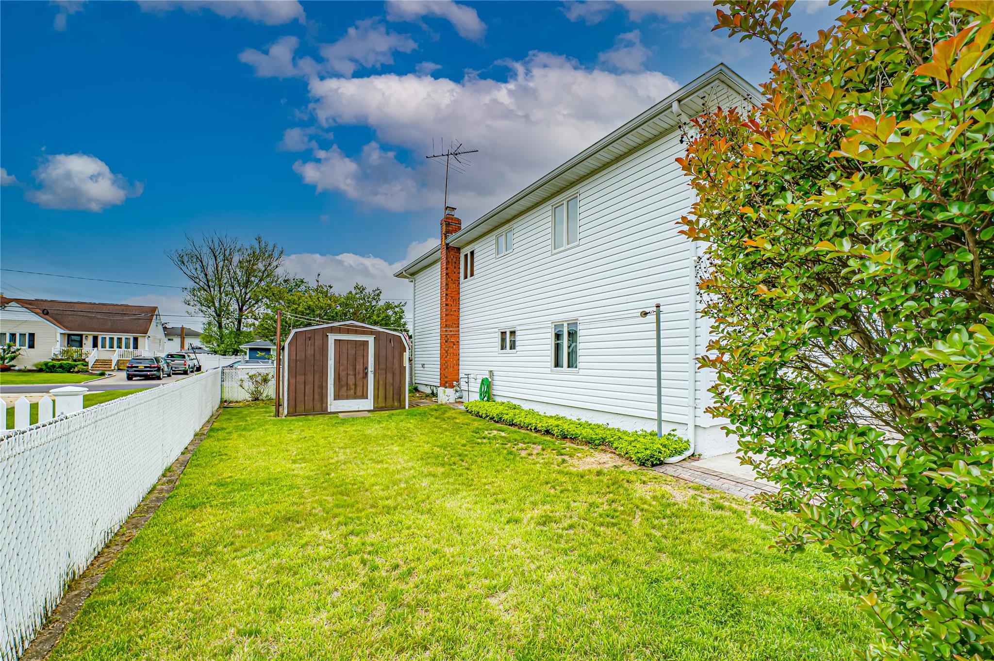 50 West Hampton Road, Lindenhurst, New York image 18