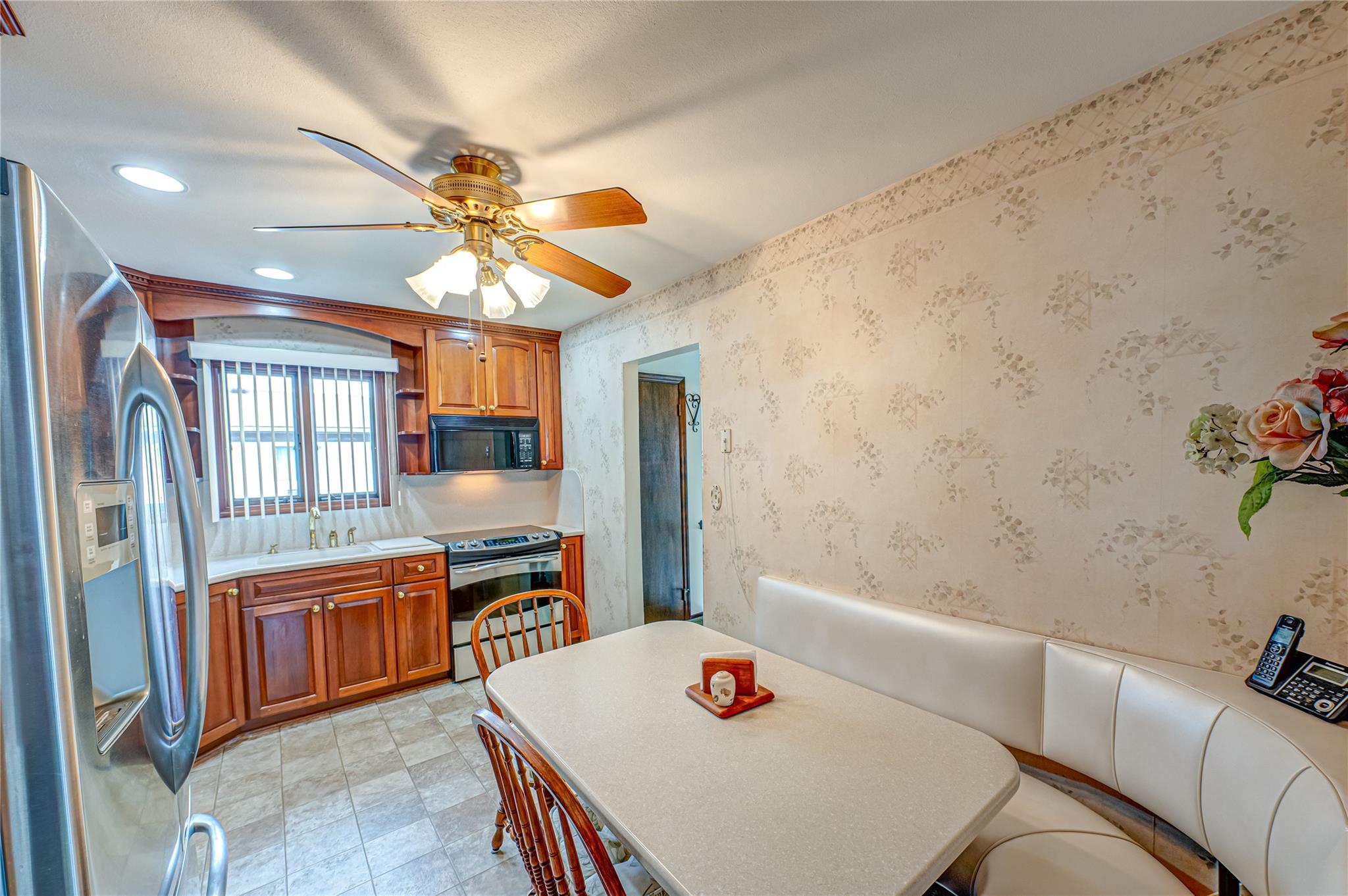50 West Hampton Road, Lindenhurst, New York image 2