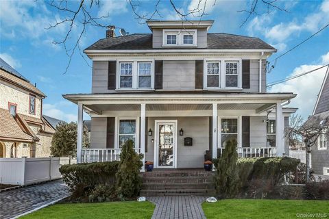 Homes For Sale - 86 Taft Avenue<br/> Lynbrook, NY 11563