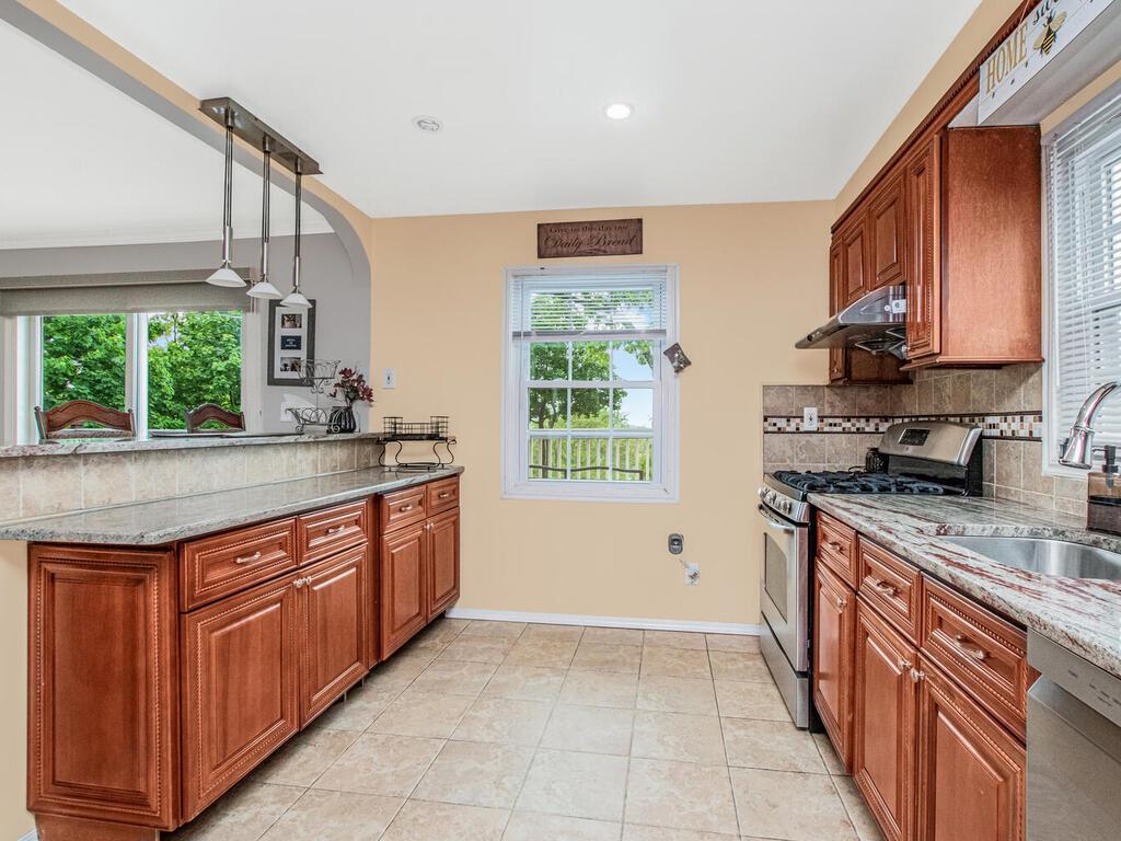 164 NW Shonnard Terrace, Yonkers, Florida image 3