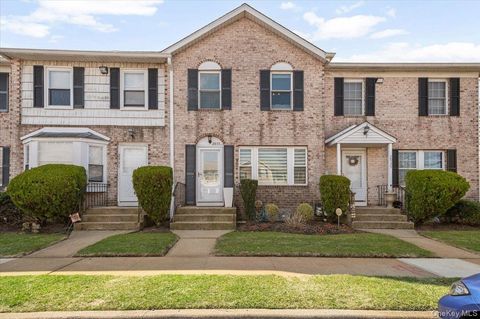 Condo For Sale - 2933 Grand Avenue<br/> Nassau County, Baldwin, NY 11510