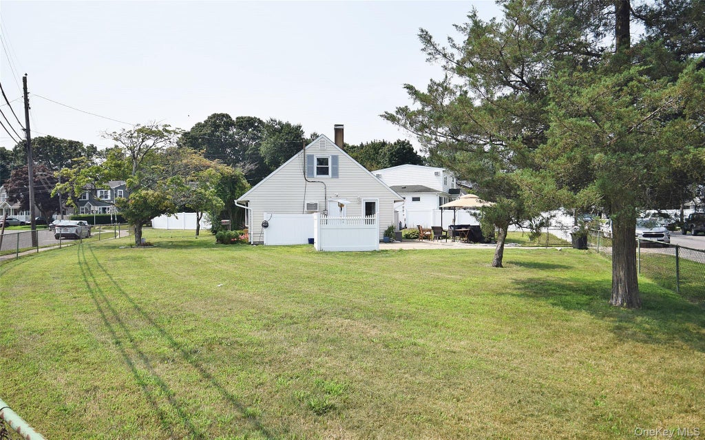 Photo of 101 Phyllis Drive, Lindenhurst, NY 11757 (MLS # 1047695)