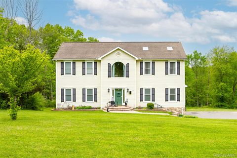 Homes For Sale - 12 Broadview Lane<br/> Dutchess County, Red Hook, NY 12571