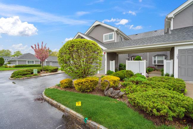 E Midland Pond Court First Floo, Moriches, Hamptons, NY - 2 Bedrooms  
2 Bathrooms - 