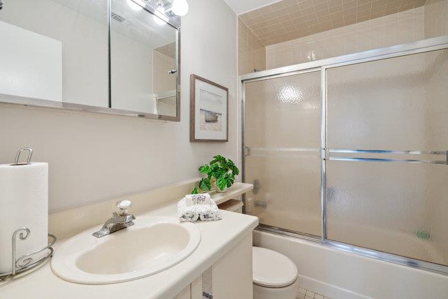 106 E Midland Pond Court #FIRST FLOOR, Moriches, New York image 21