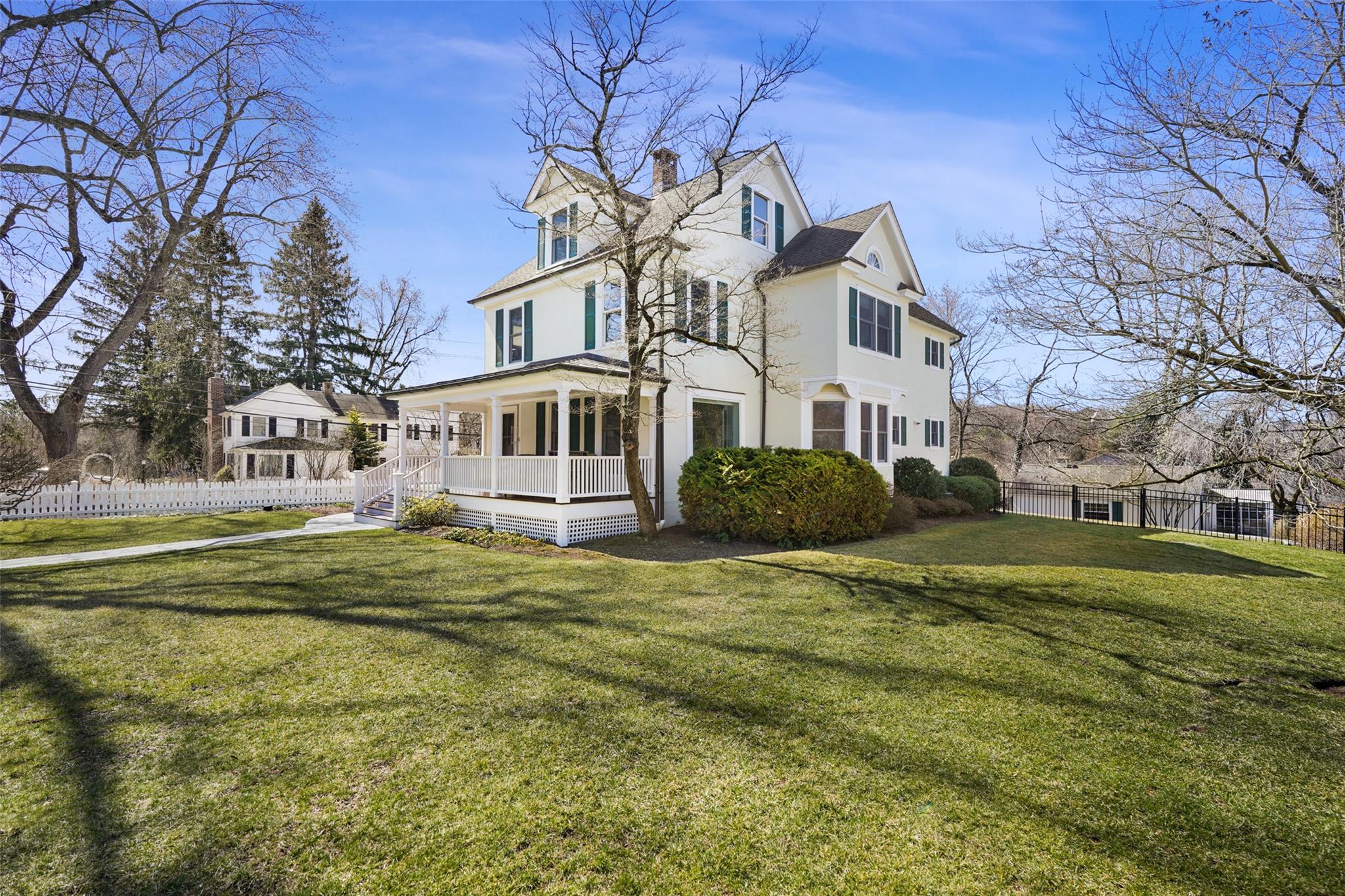 37 Hillside Avenue, Katonah, New York image 1