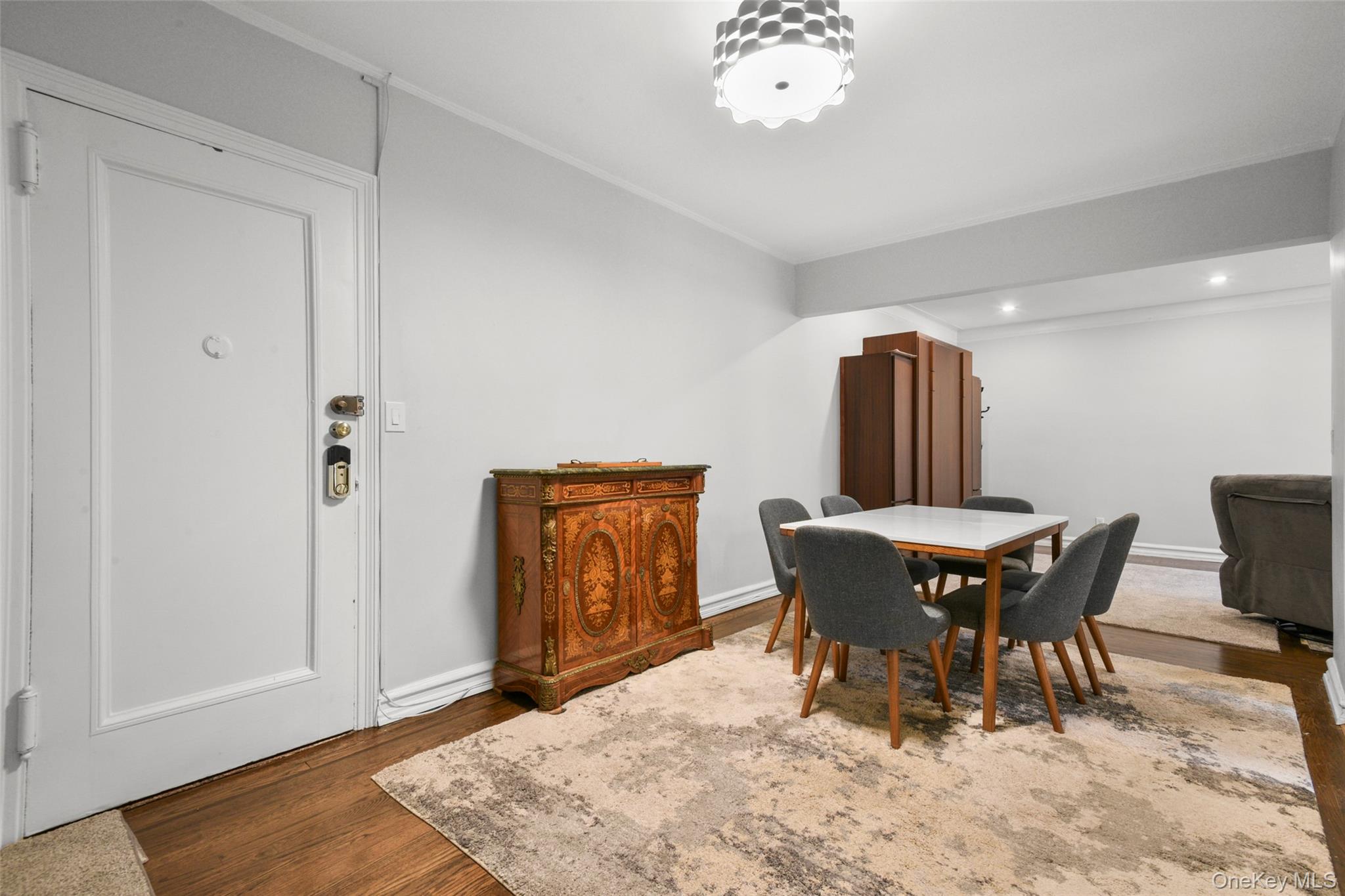 21 N Chatsworth Avenue 3C