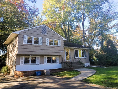 Photo of 15 oak Road, New City, NY 10956 (MLS # 1061793)