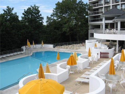 Condo For Rent - 300 High Point Drive #502<br/> Hartsdale, NY 10530
