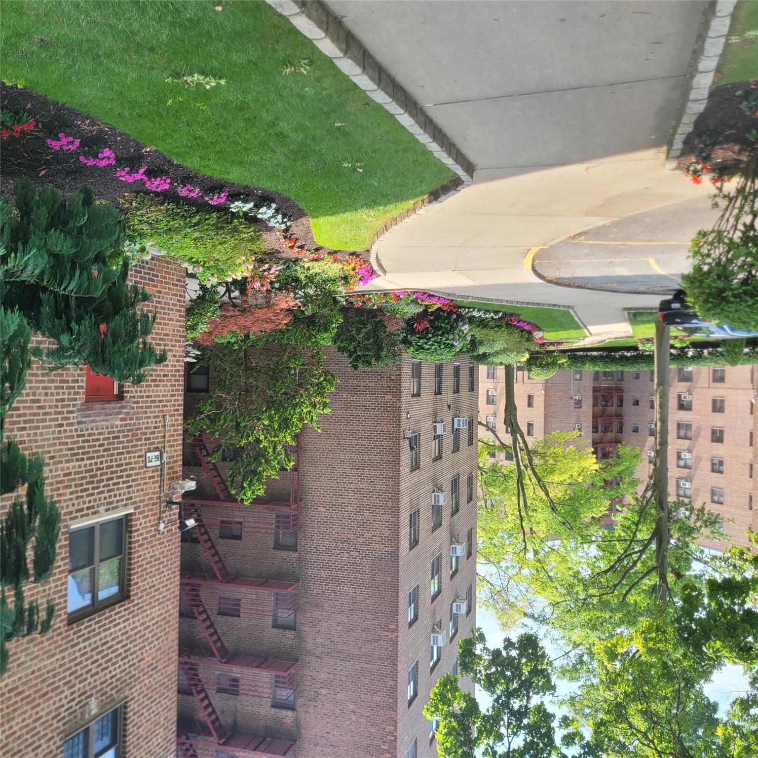 Francis Lewis A55, Holliswood, Queens, NY - 1 Bedrooms  
1 Bathrooms  
5 Rooms - 
