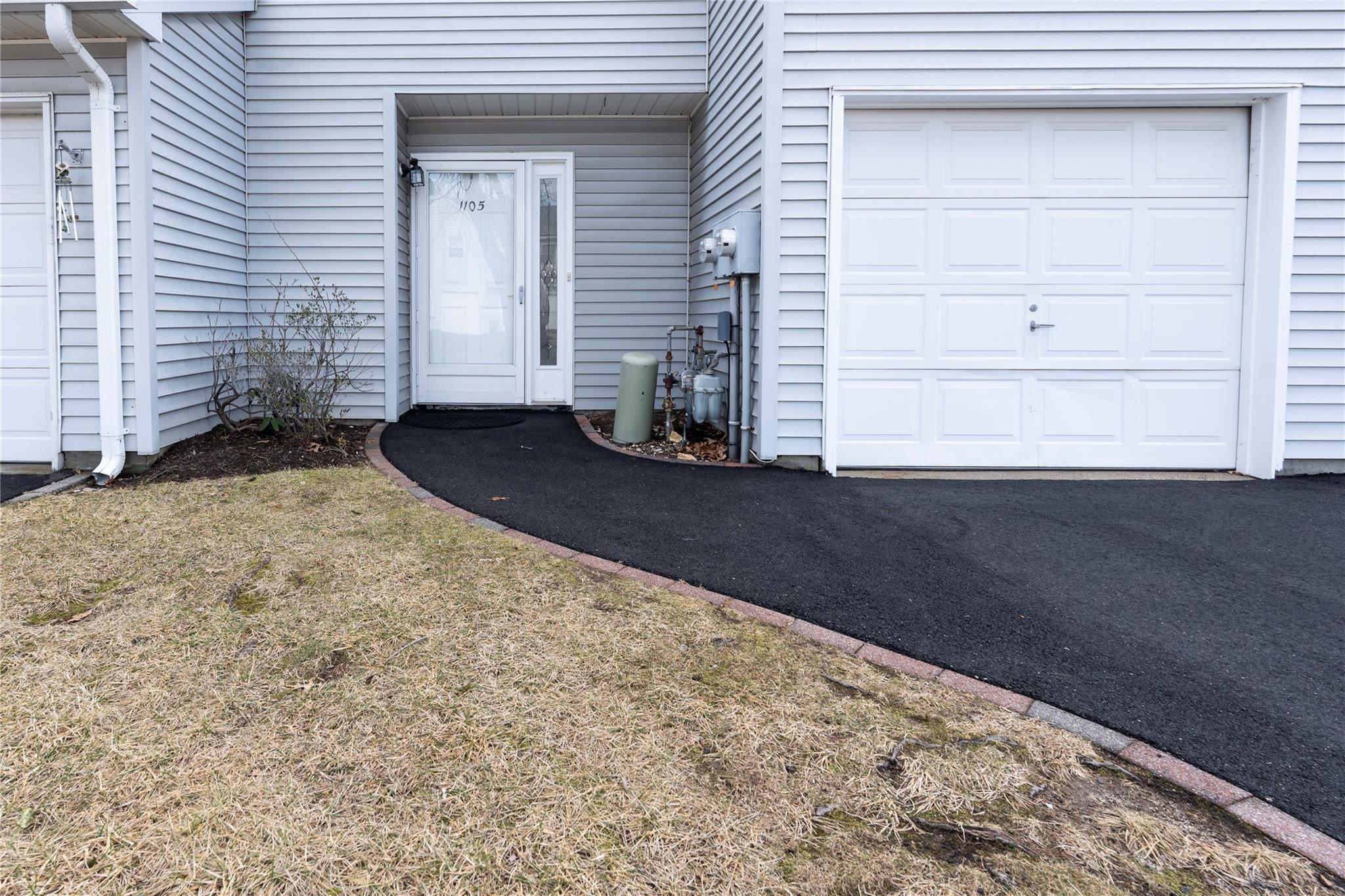 1105 Sara Circle #1105, Brookhaven, New York image 2