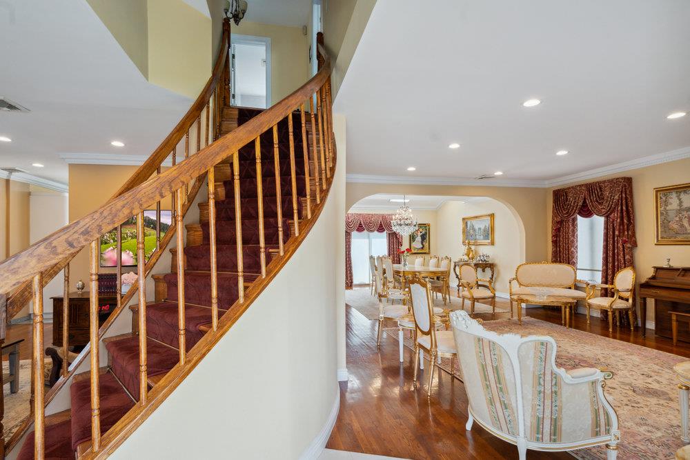 44 Netz Place, Albertson, New York image 5