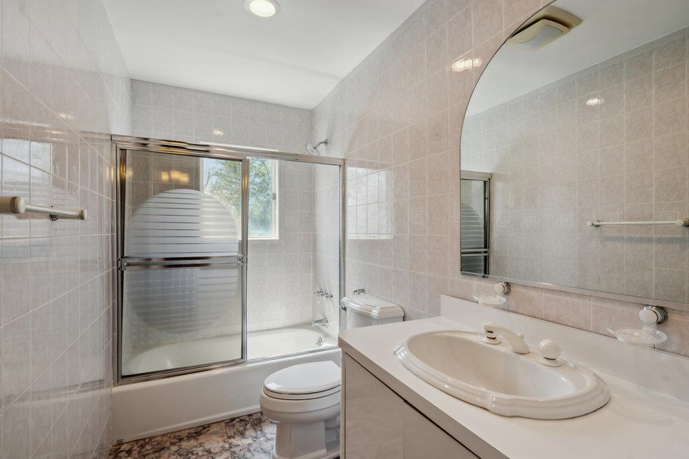 44 Netz Place, Albertson, New York image 28