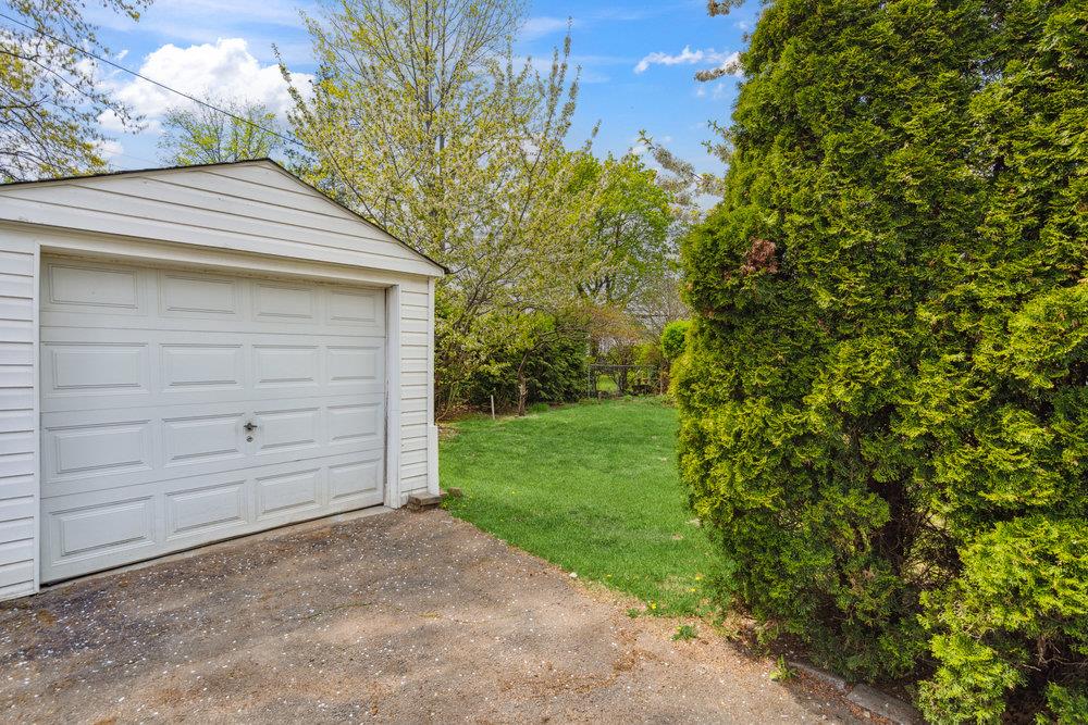 44 Netz Place, Albertson, New York image 35