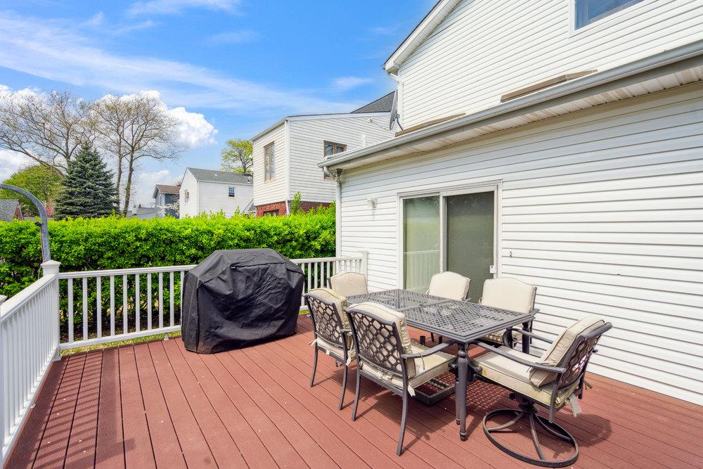 44 Netz Place, Albertson, New York image 30