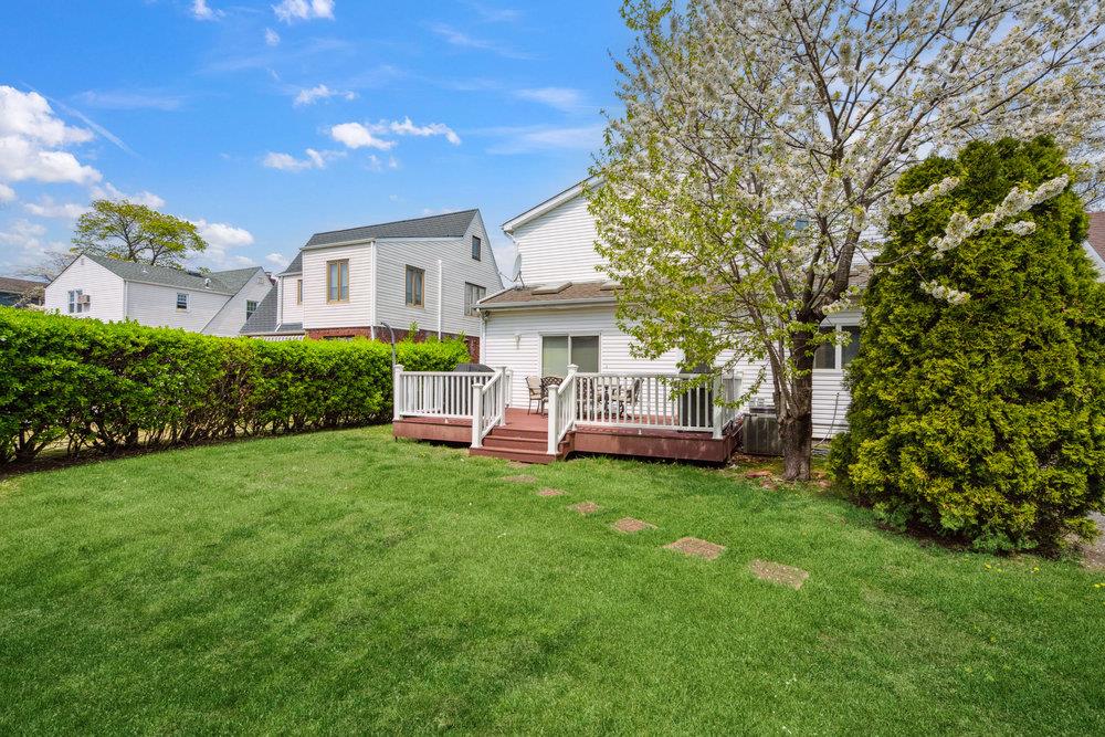 44 Netz Place, Albertson, New York image 33