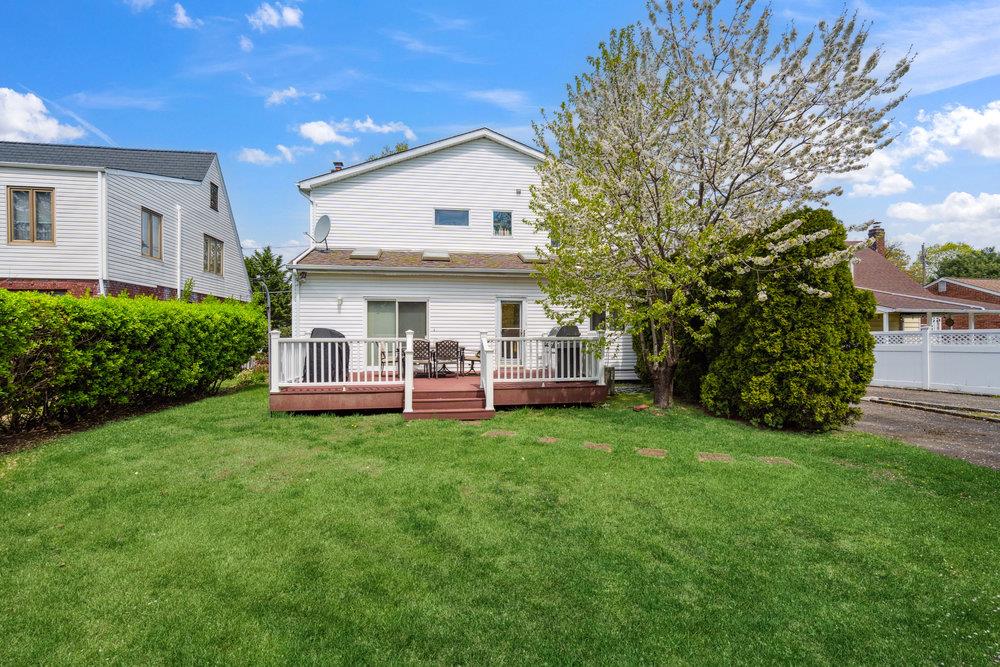44 Netz Place, Albertson, New York image 31