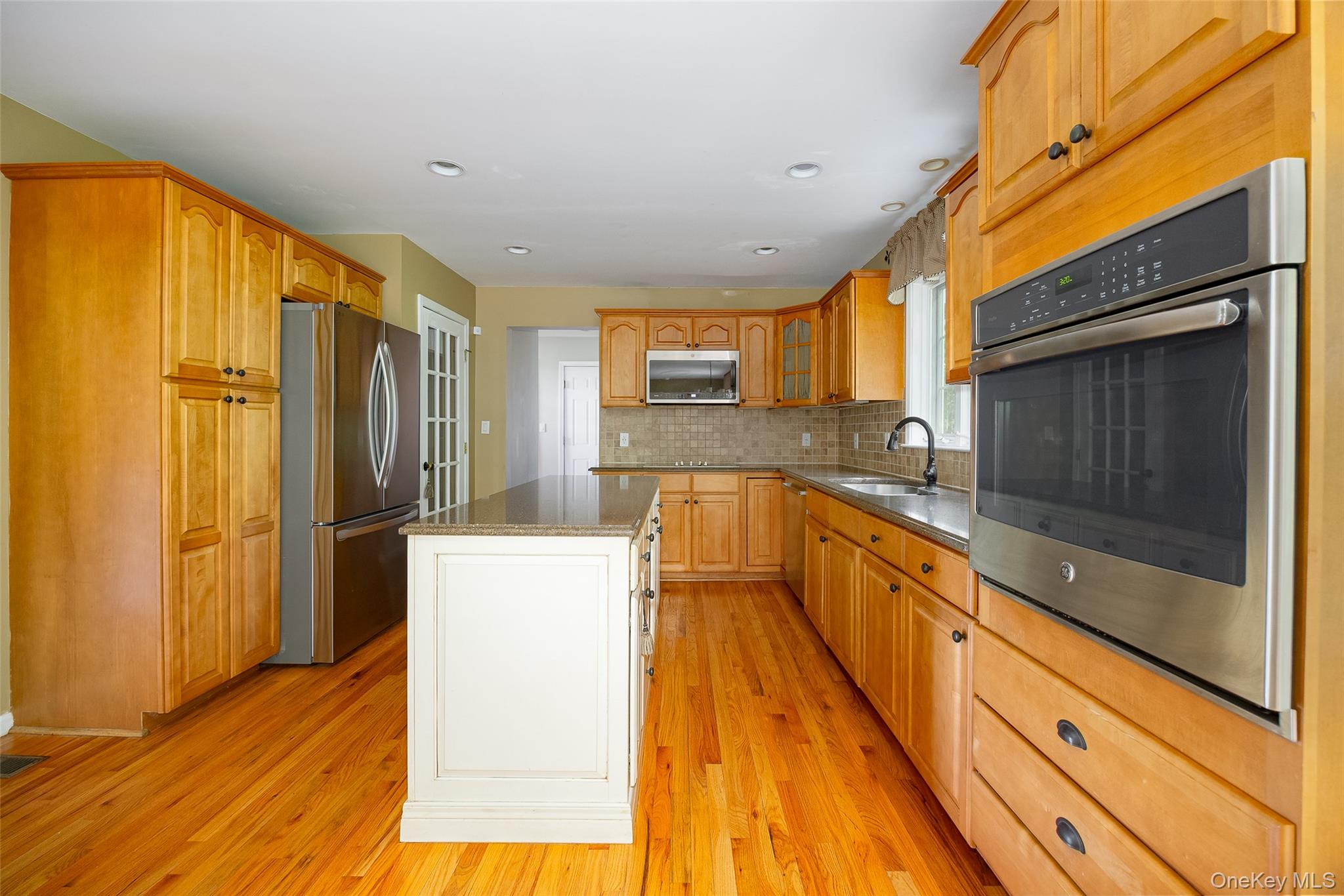 76 Rockledge Drive