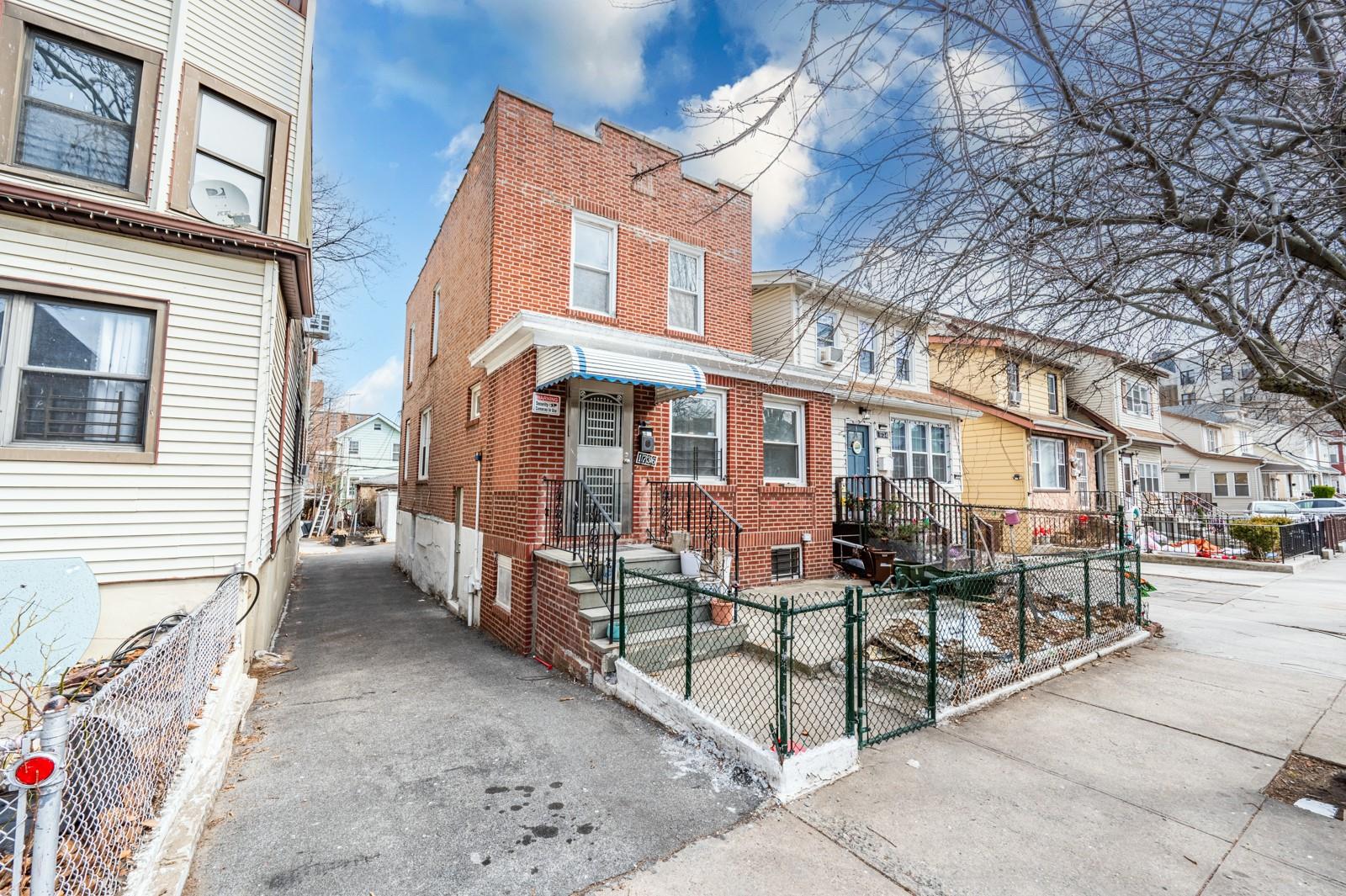 Property for Sale at Jarvis Avenue, Bronx, New York - Bedrooms: 2 
Bathrooms: 3 
Rooms: 7  - $769,000
