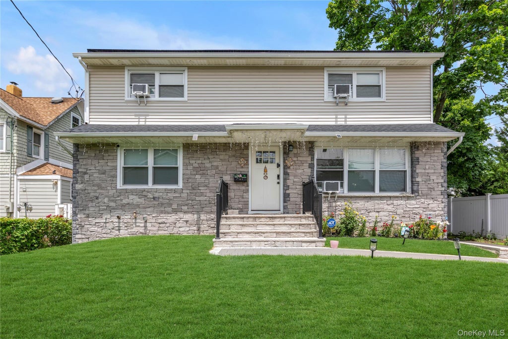 Photo of 1701 Lexington Avenue, Merrick, NY 11566 (MLS # 1022650)