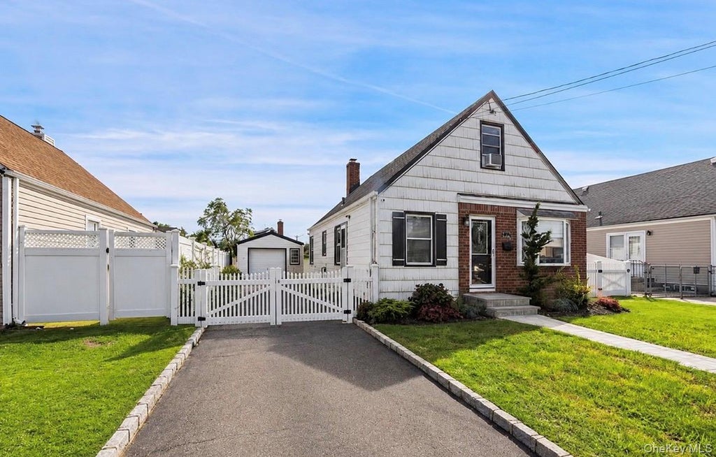 Photo of 5 Marvin Avenue, Hicksville, NY 11801 (MLS # 1048369)