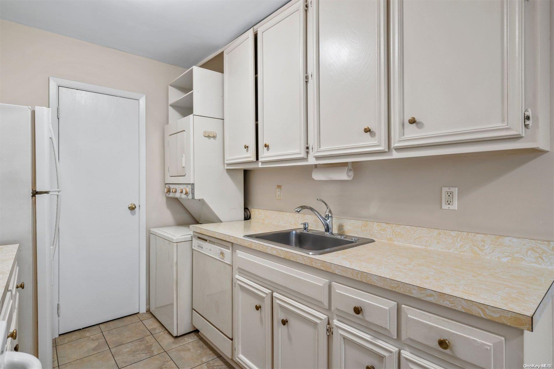 708 Cabot Court #708, Saint James, New York image 11