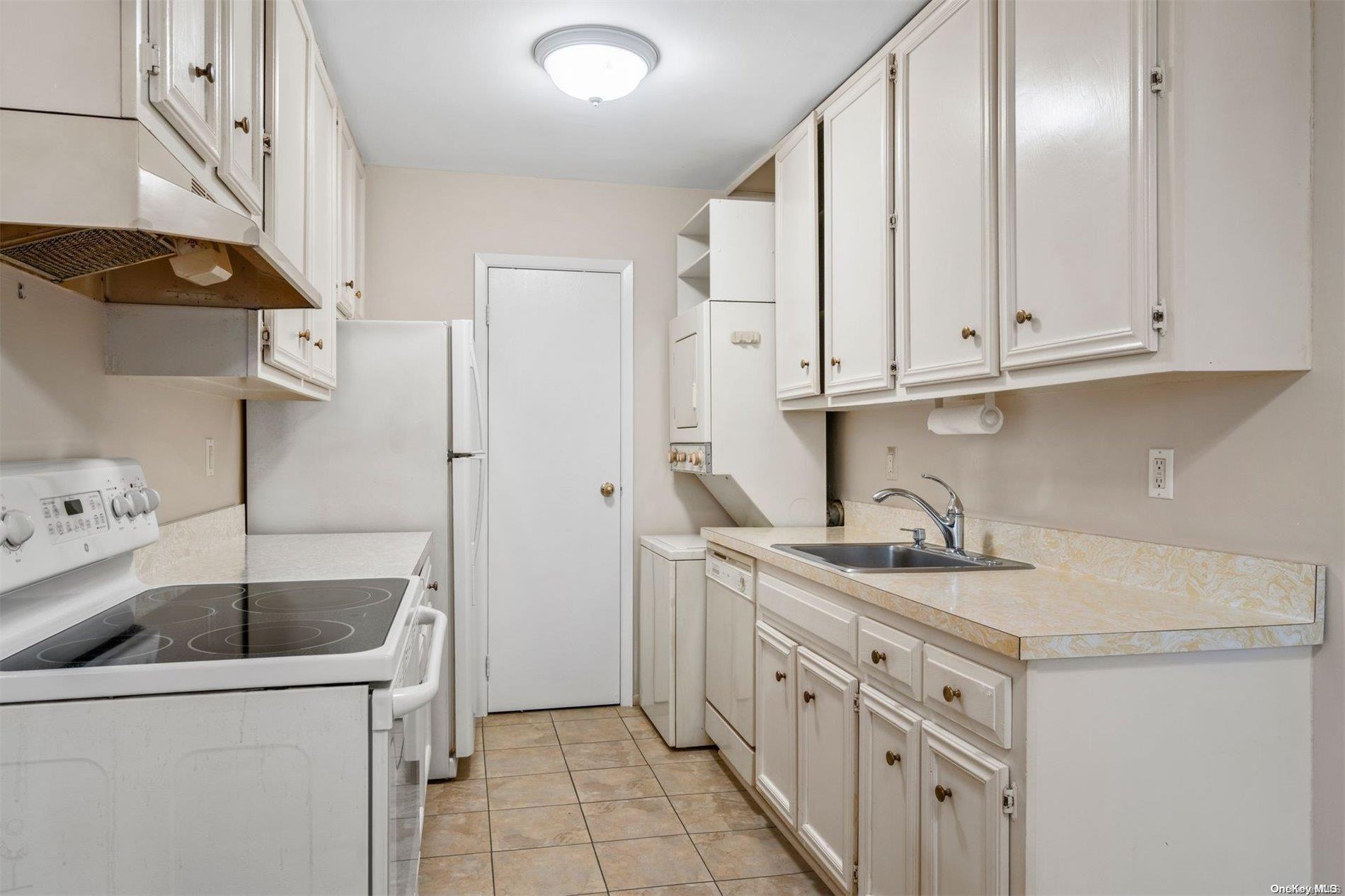 708 Cabot Court #708, Saint James, New York image 10