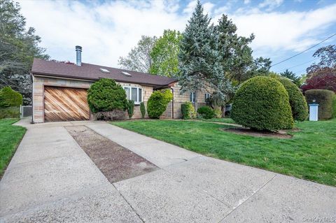 Photo of 167 Maple Avenue, East Meadow, NY 11554 (MLS # 981799)