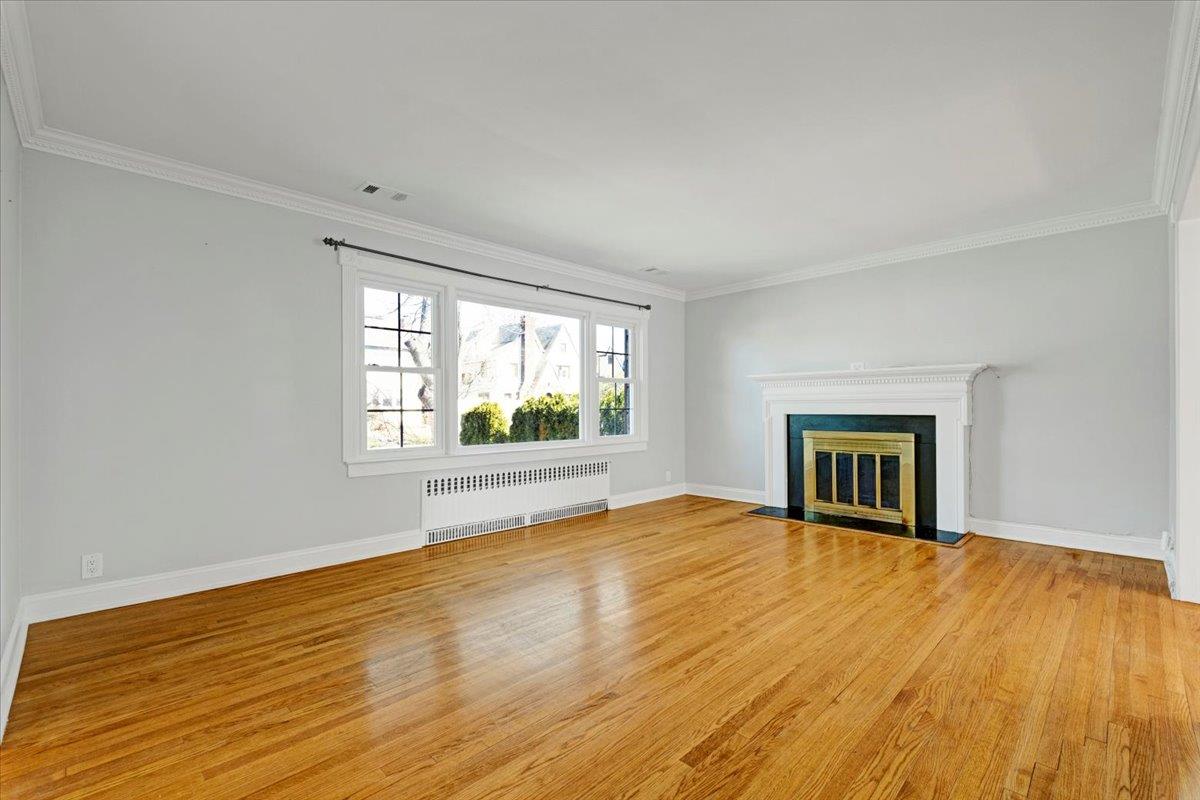 16 N Whitfield Terrace, New Rochelle, Florida image 2