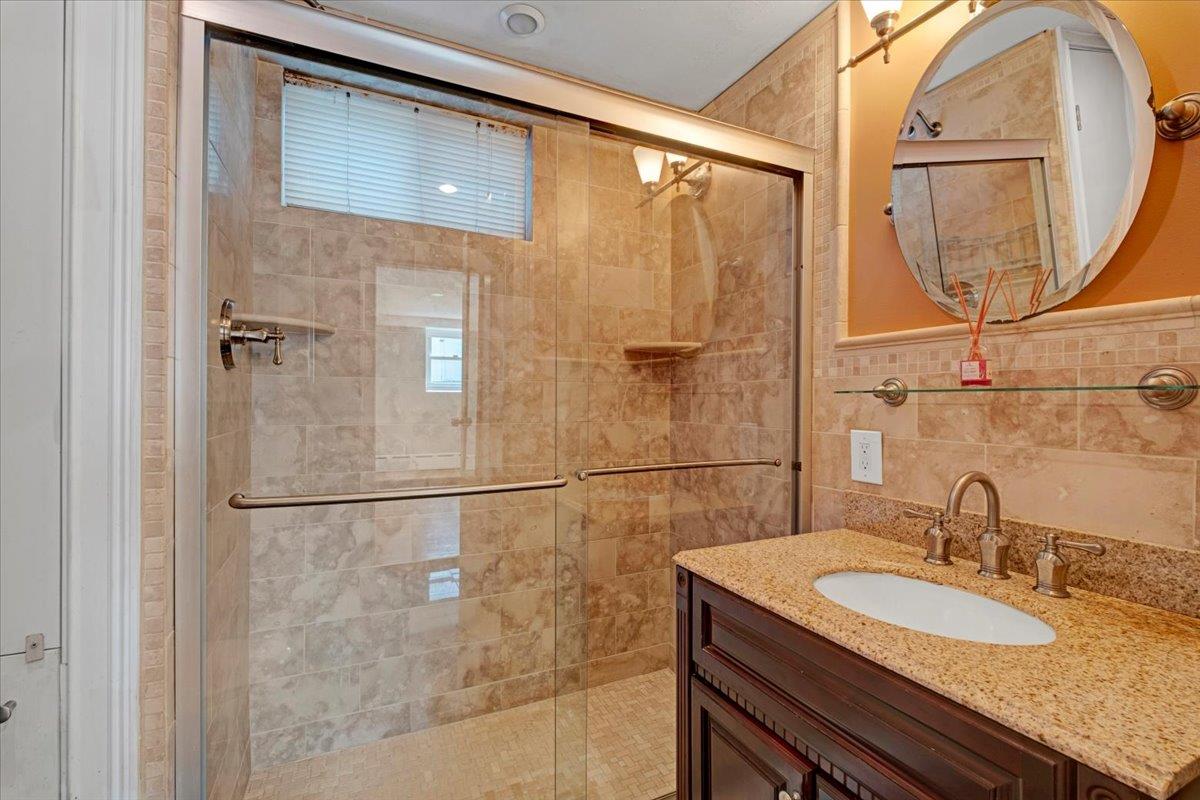 16 N Whitfield Terrace, New Rochelle, Florida image 15