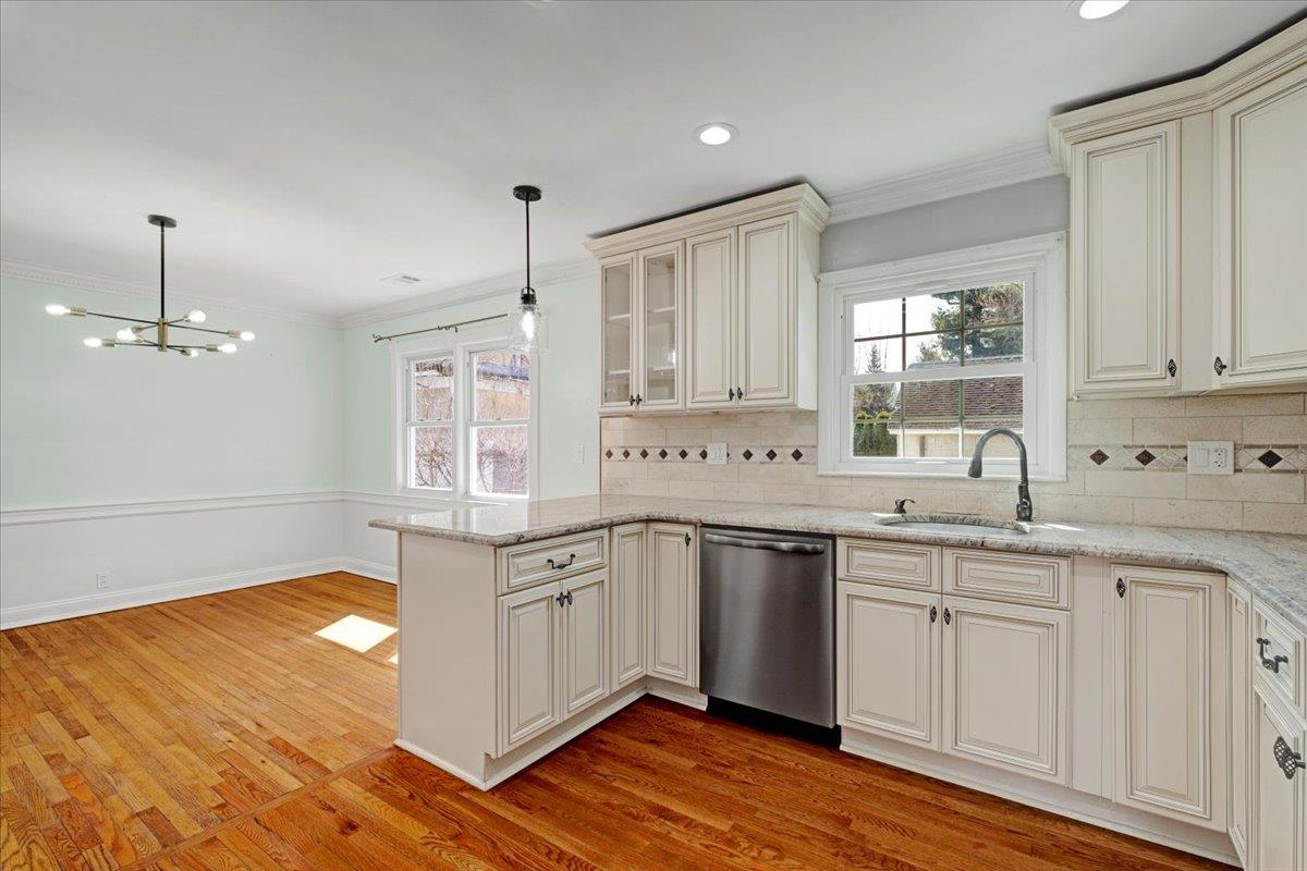 16 N Whitfield Terrace, New Rochelle, Florida image 4