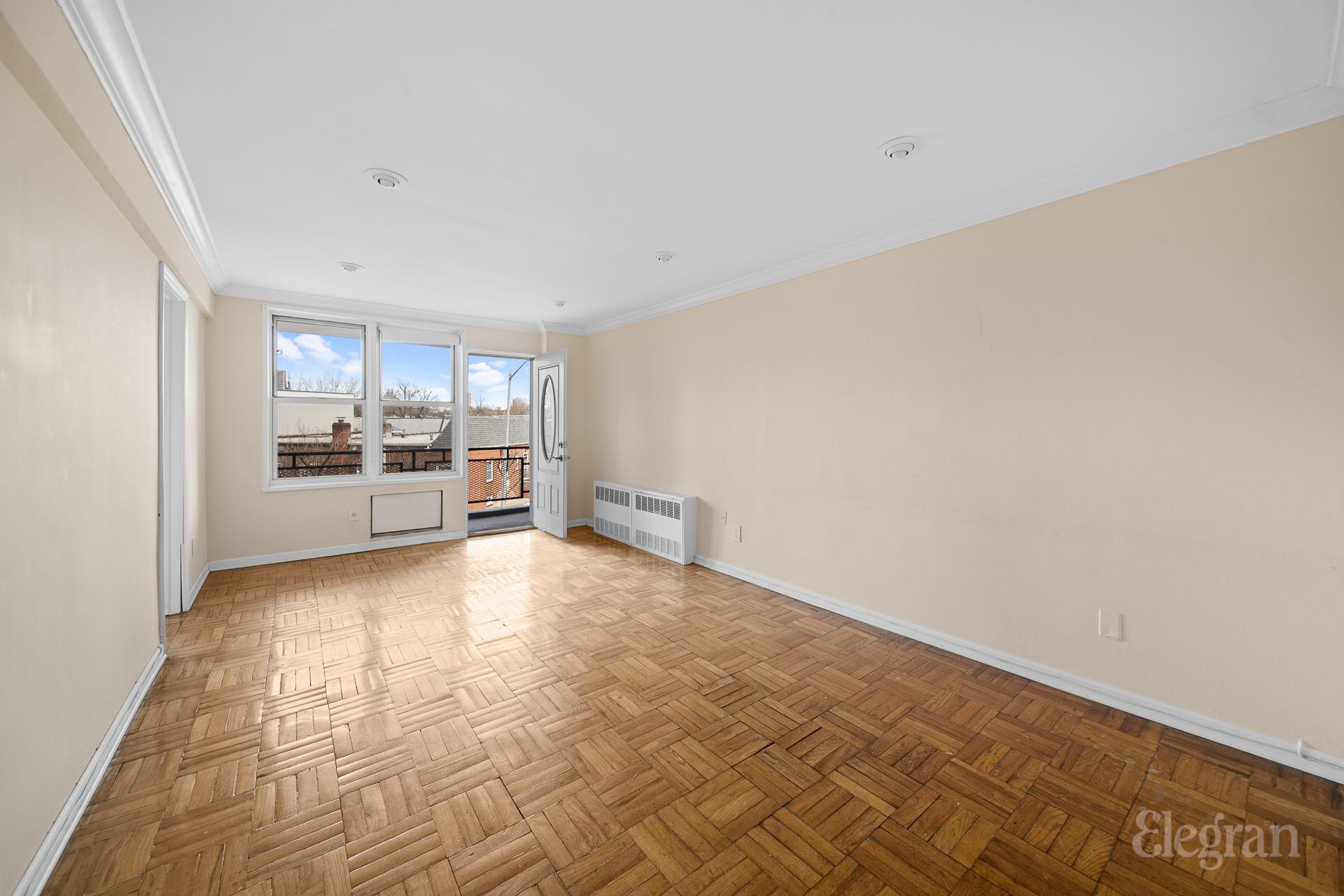 Property for Sale at Thornton Place Pl 1F, Forest Hills, Queens, NY - Bedrooms: 2 
Bathrooms: 1 
Rooms: 4  - $350,000