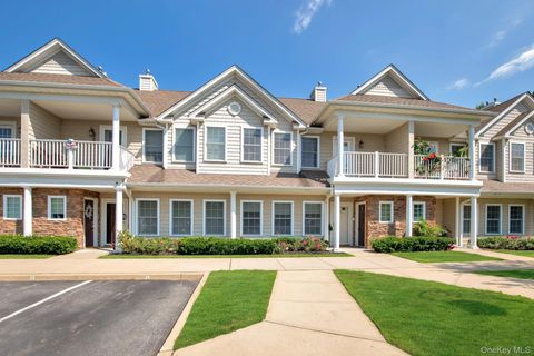 Condo For Rent - 34 Della Drive<br/> West Babylon, NY 11704