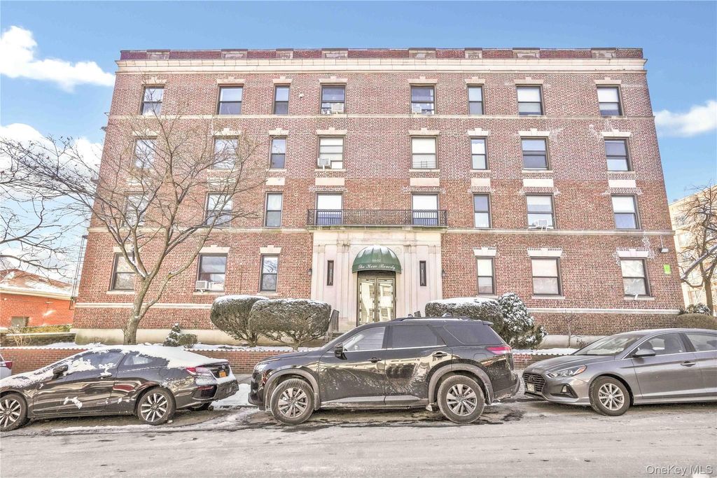 Photo of 84-02 Beverly Road #2B, Kew Gardens, NY 11415 (MLS # 966120)