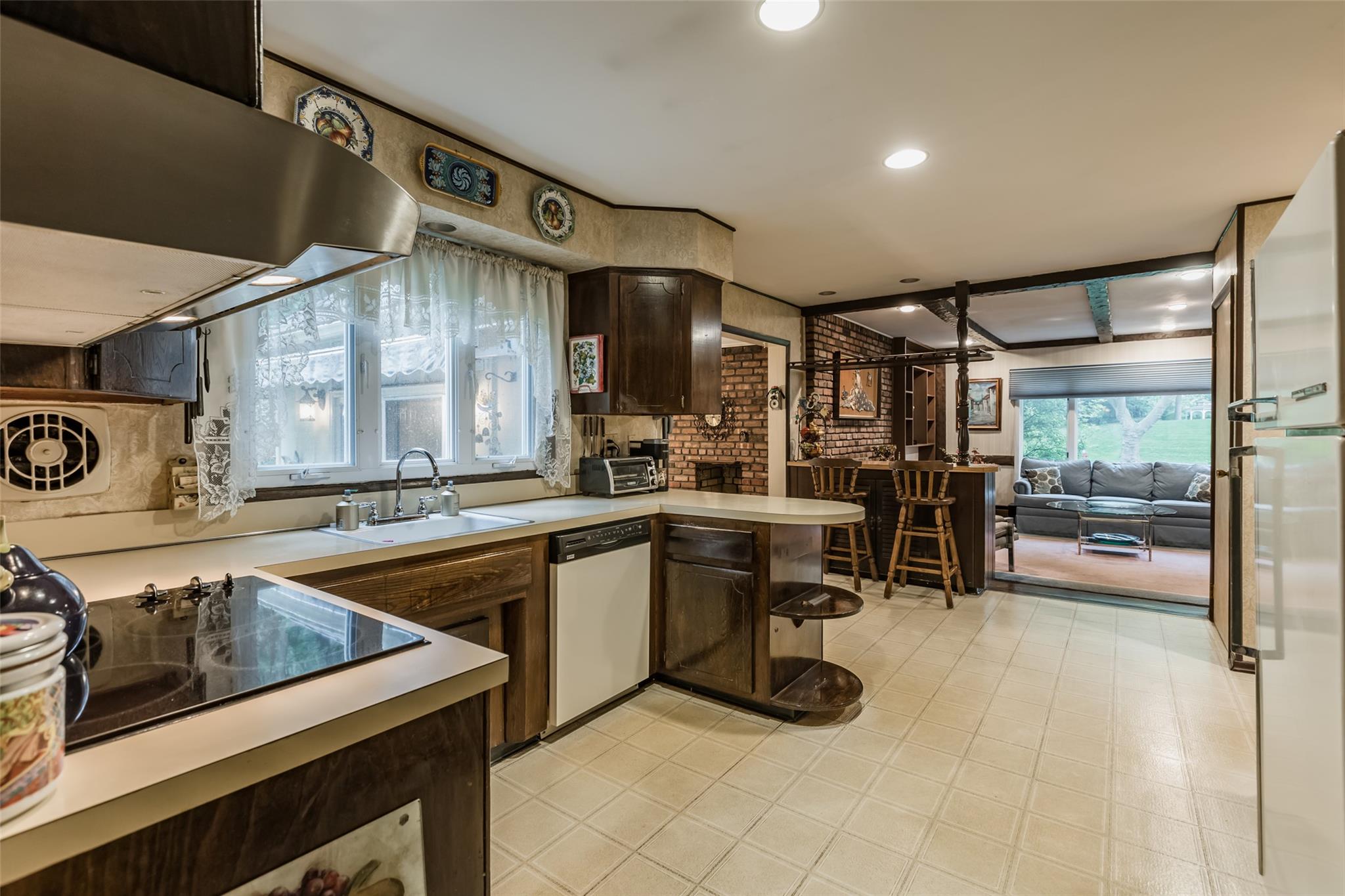 4 Ames Place, South Huntington, New York image 10