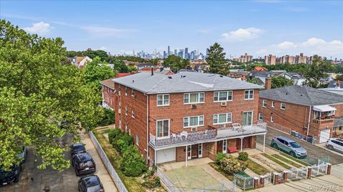 Multifamily For Sale - 52-40 69th Place<br/> Maspeth, NY 11378
