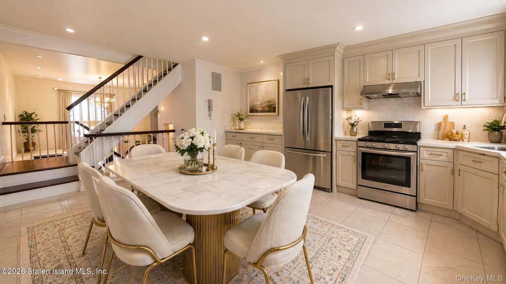 Photo of 41 Simmons Loop, Staten Island, NY 10314 (MLS # 1027918)