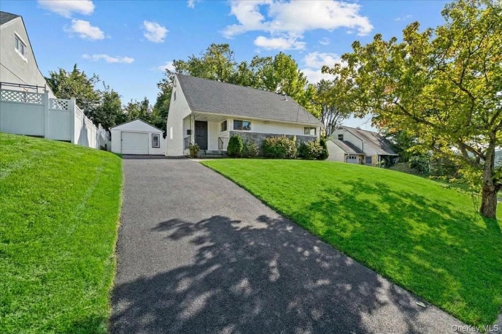 Photo of 40 Newkirk Road, Yonkers, NY 10710 (MLS # 1058293)