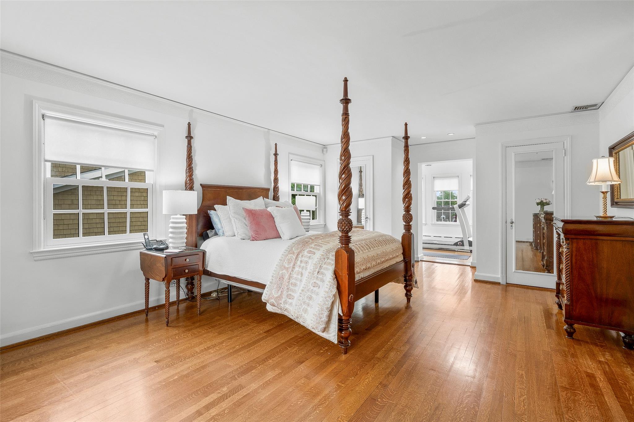 17 Byron Lane, Larchmont, New York image 26