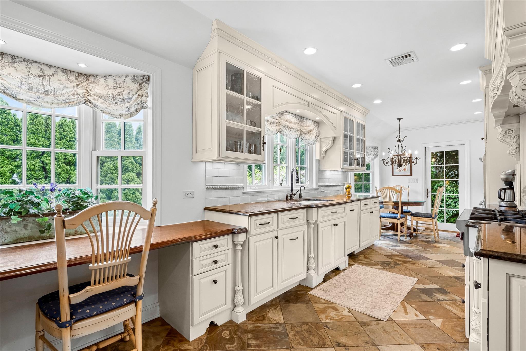 17 Byron Lane, Larchmont, New York image 14