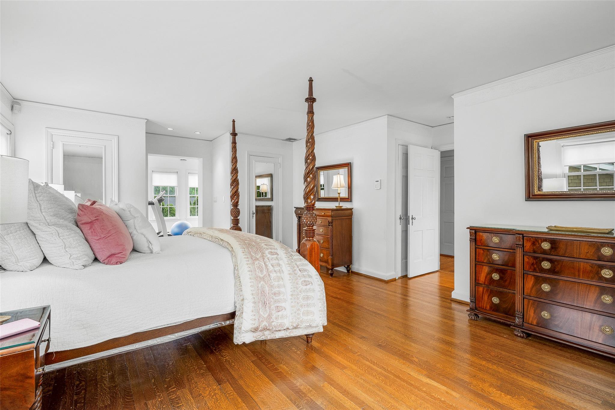 17 Byron Lane, Larchmont, New York image 27