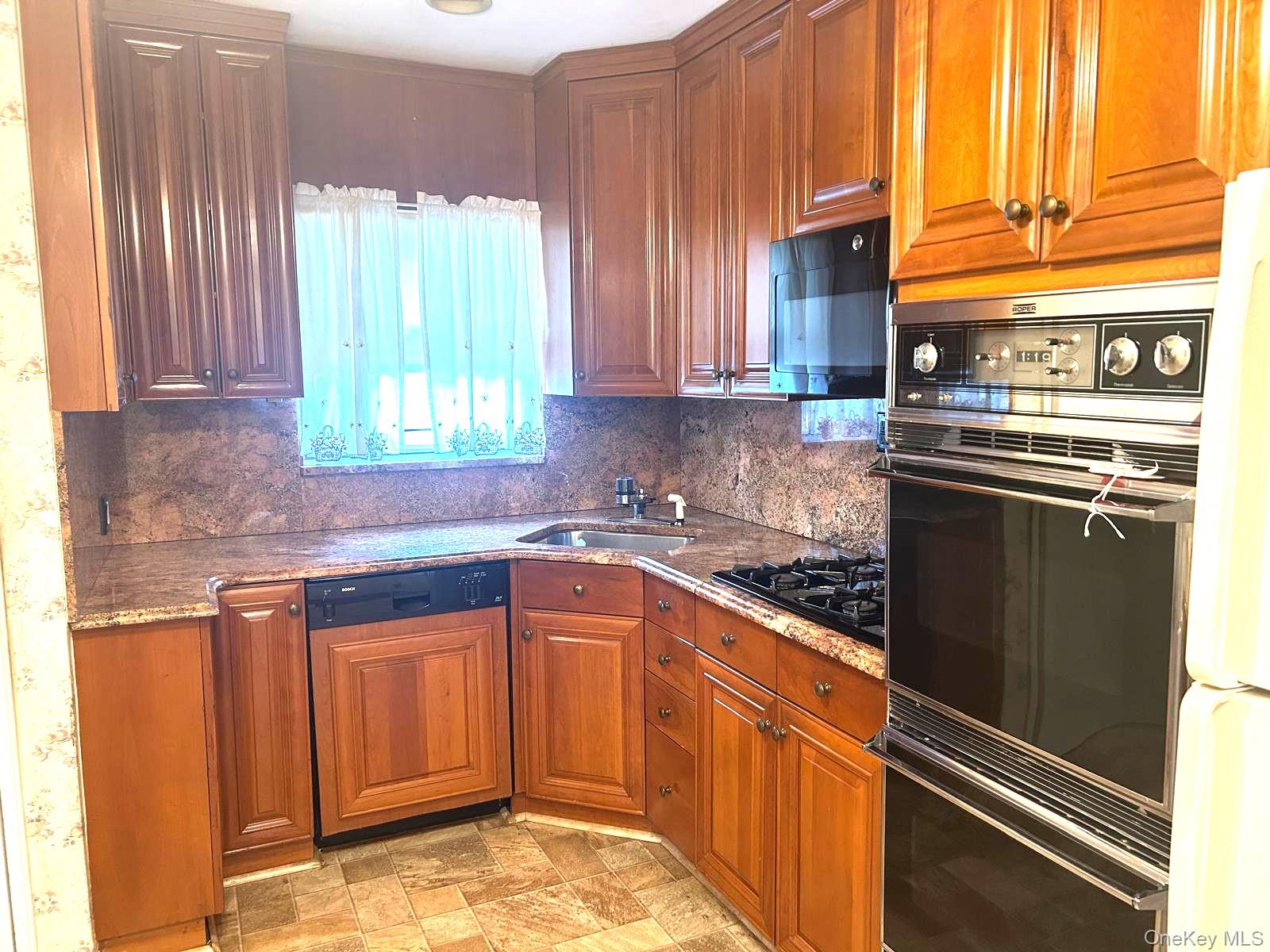 6515 180th Street - Photo 3