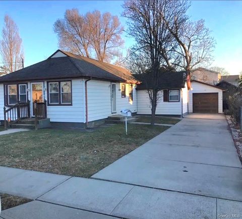 Townhouse For Sale - 890 Clay Street<br/> Baldwin, NY 11510