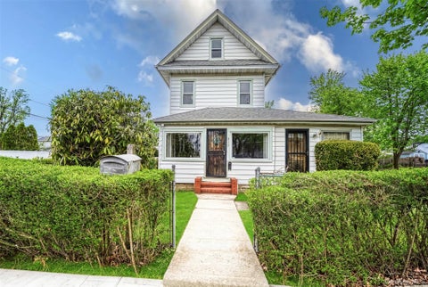 Homes For Sale - 217 Bennett Avenue<br/> Hempstead, NY 11550